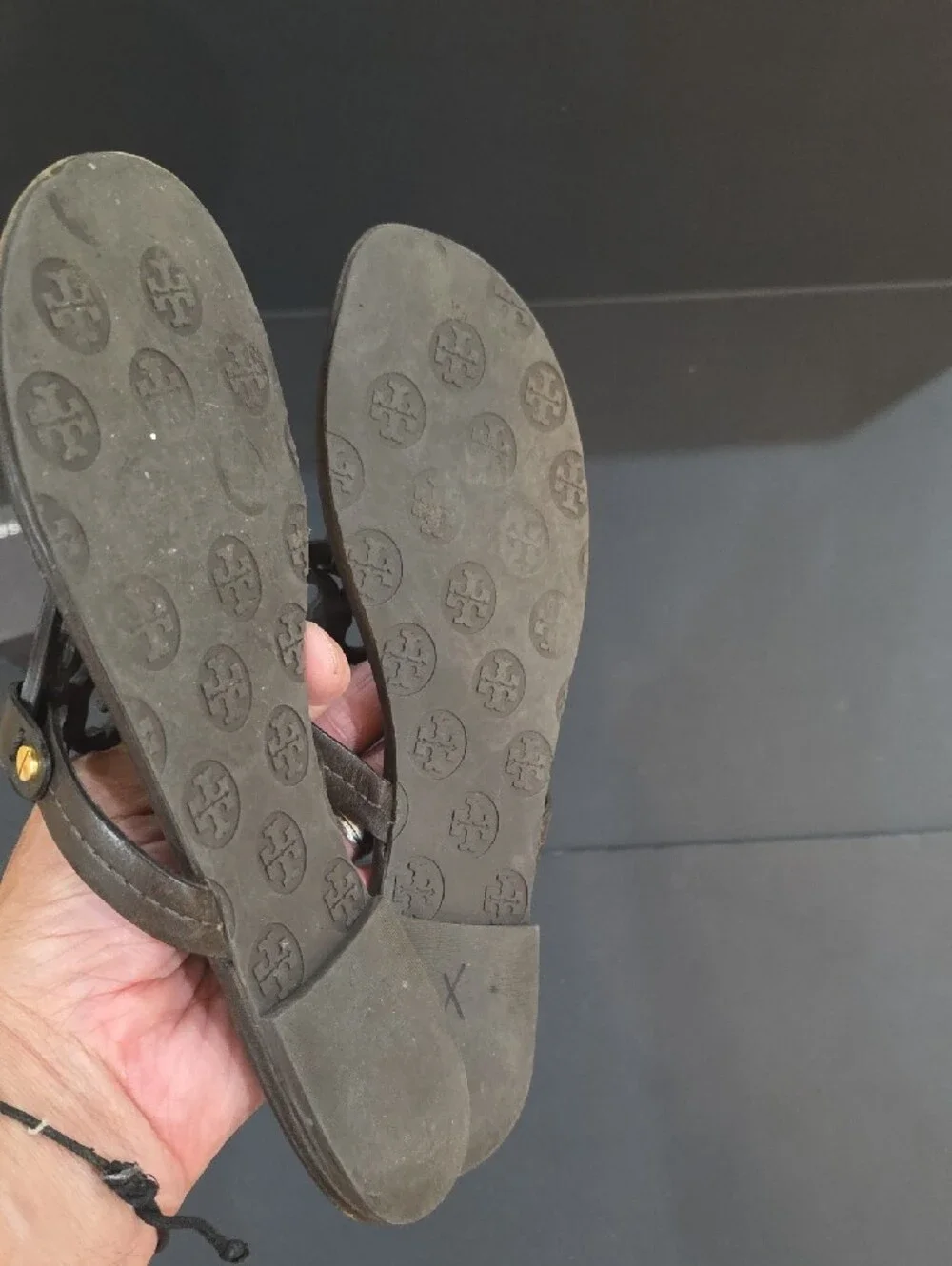 Tory Burch Miller Dark Brown Leather Logo Thong Sandals Size 8